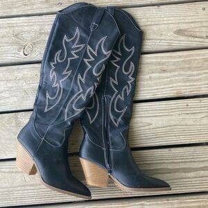 Women’s Black Tall Western Style Boots Size 10 Brand New